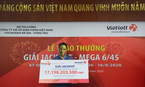 Mua vé số kỷ niệm chuyến du lịch, bất ngờ thành tỷ phú Vietlott